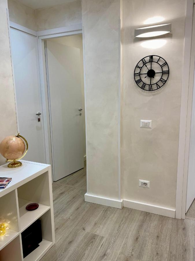 Apartment Close To The Coloseum, 2 Minutes Walk From Metro A Exterior photo