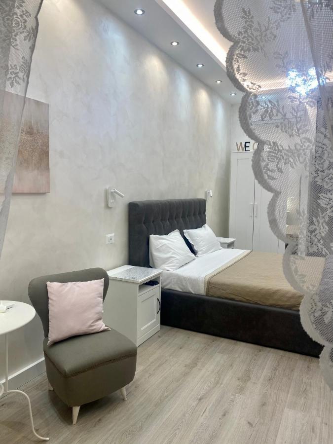 Apartment Close To The Coloseum, 2 Minutes Walk From Metro A Exterior photo